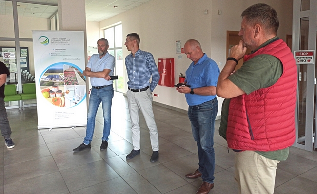Prezes Lubuskiego Ośrodka Innowacji i Wdrożeń AgrotechnicznychWojciech Szefner opowaida o działalności ośrodka